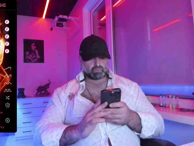 magabear Sex Cam Show