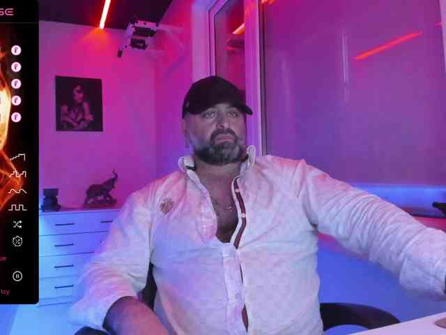 magabear Sex Cam Show
