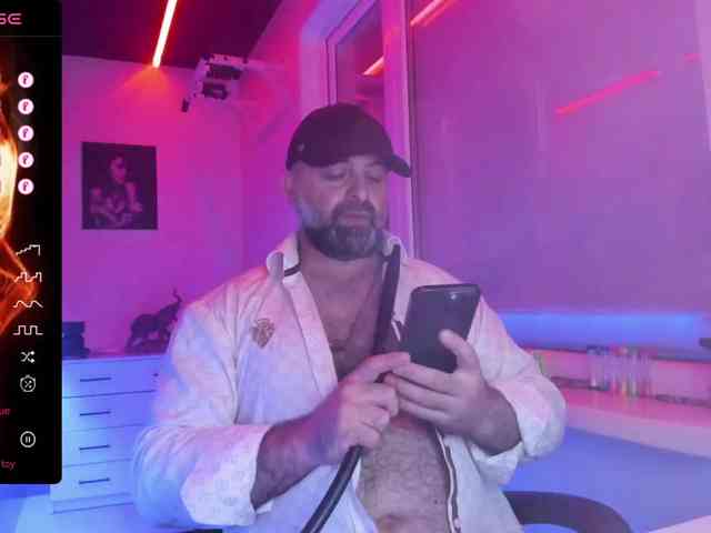 magabear Sex Cam Show