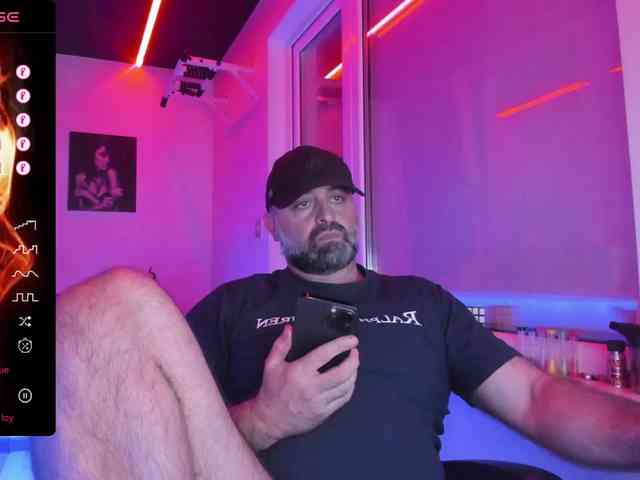magabear Sex Cam Show