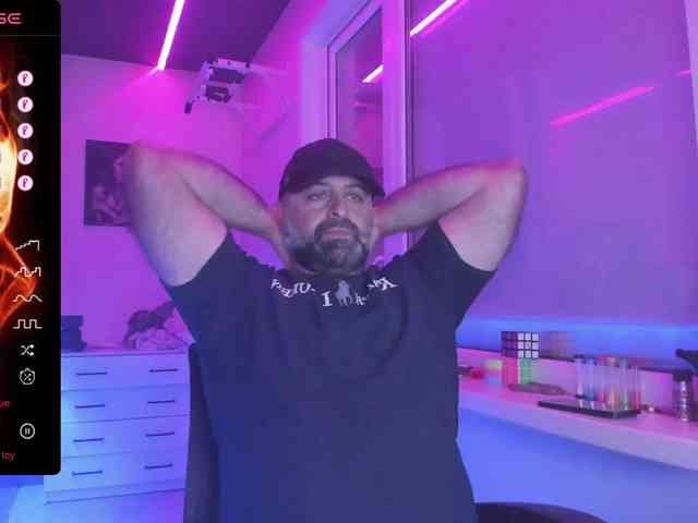 magabear Sex Cam Show