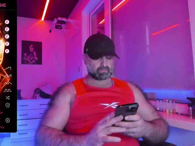 magabear Sex Cam Show