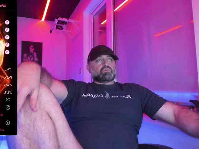 magabear Sex Cam Show