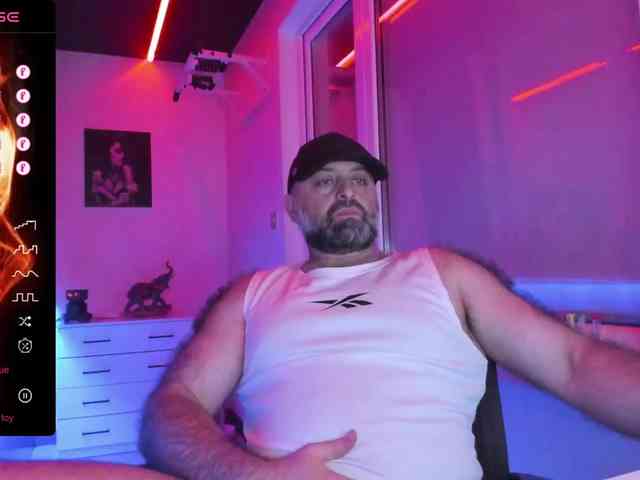 magabear Sex Cam Show