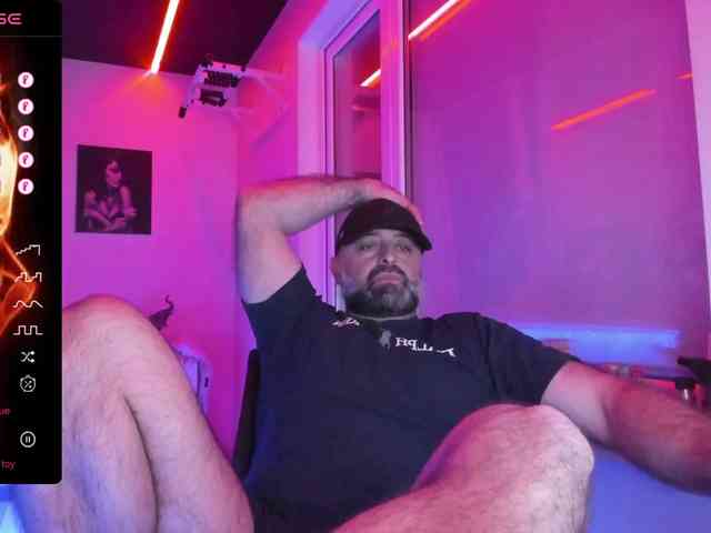 magabear Sex Cam Show