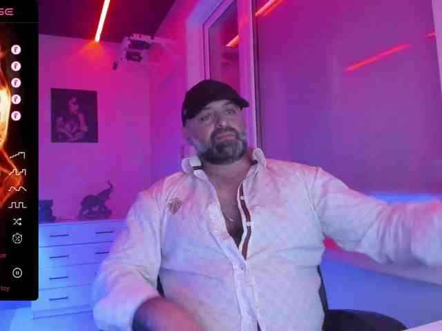 magabear Sex Cam Show