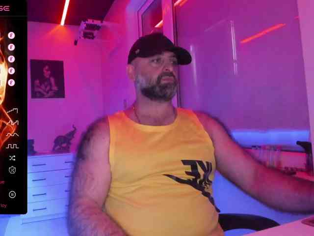 magabear Sex Cam Show