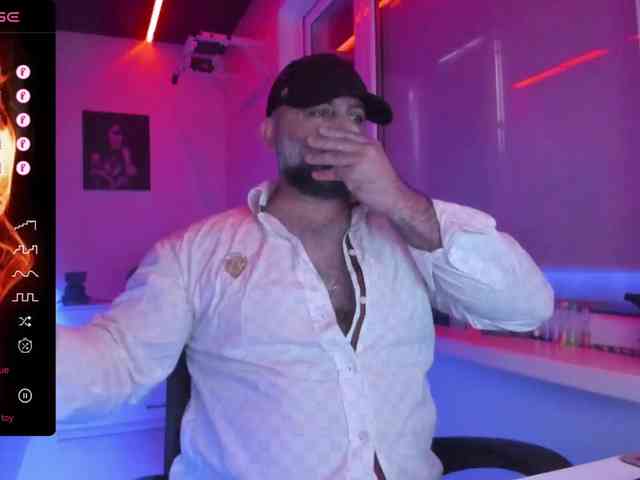 magabear Sex Cam Show