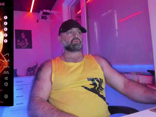 magabear Sex Cam Show