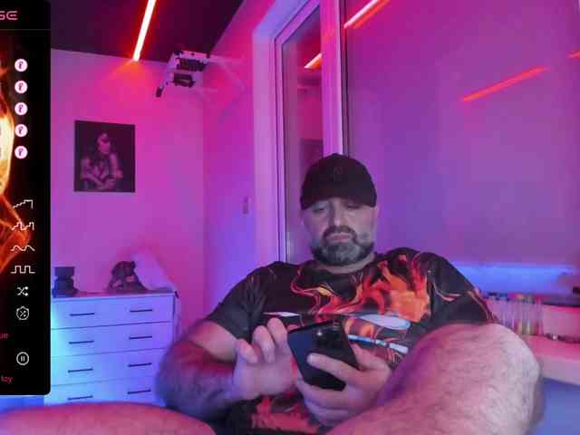 magabear Sex Cam Show