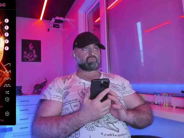 magabear Sex Cam Show