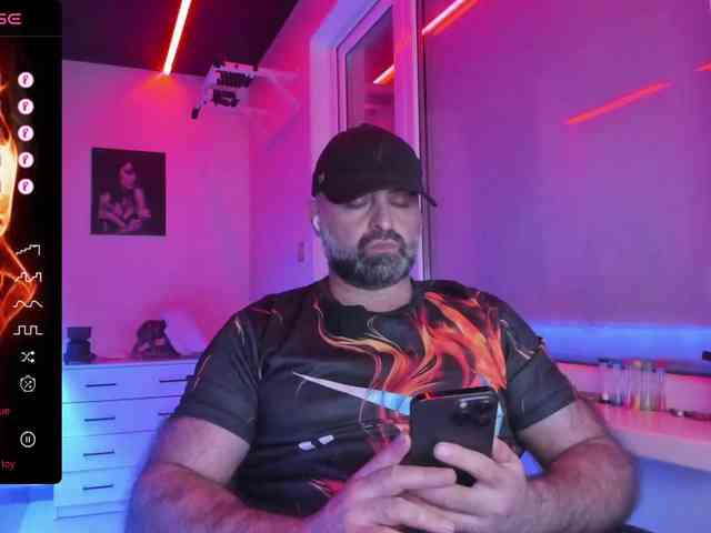 magabear Sex Cam Show