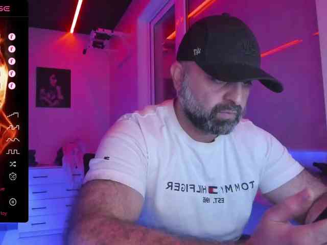 magabear Sex Cam Show