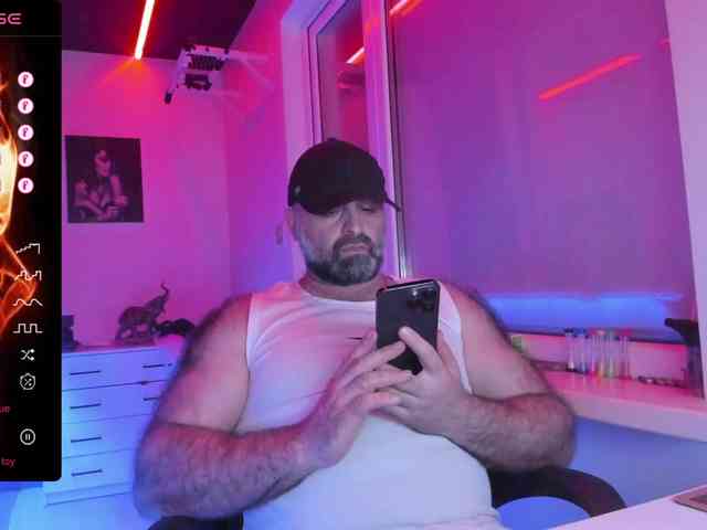 magabear Sex Cam Show