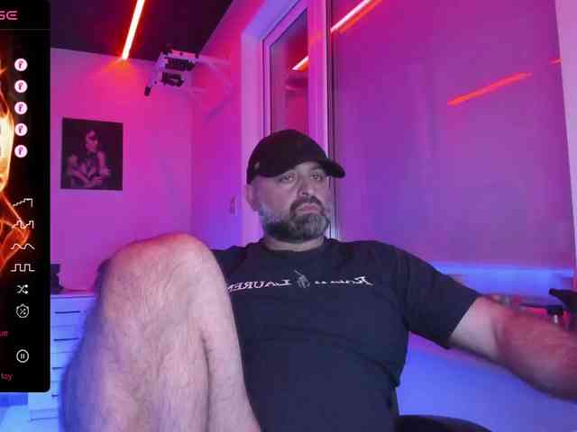 magabear Sex Cam Show