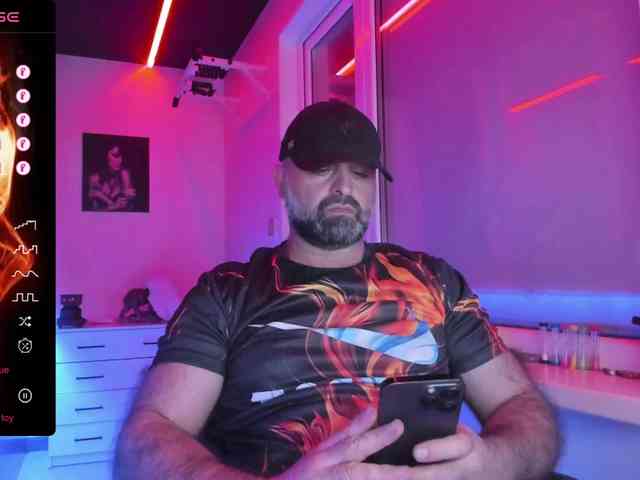 magabear Sex Cam Show