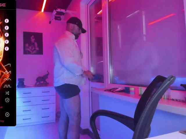 magabear Sex Cam Show