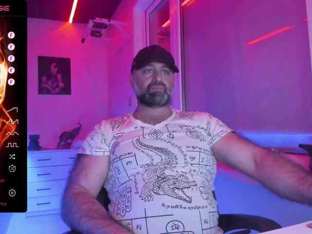 magabear Sex Cam Show