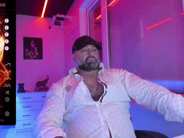 magabear Sex Cam Show