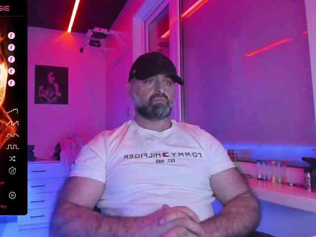 magabear Sex Cam Show