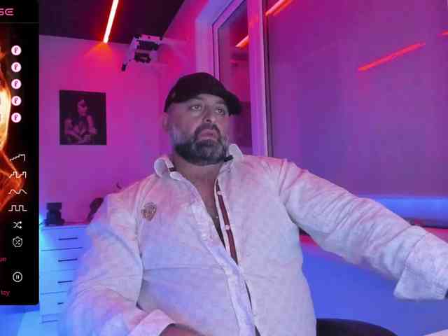 magabear Sex Cam Show