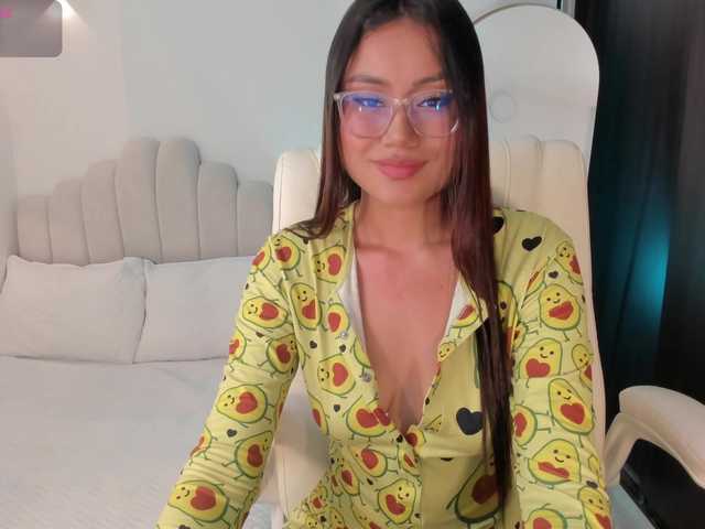 AmberLewis live cam on BongaCams