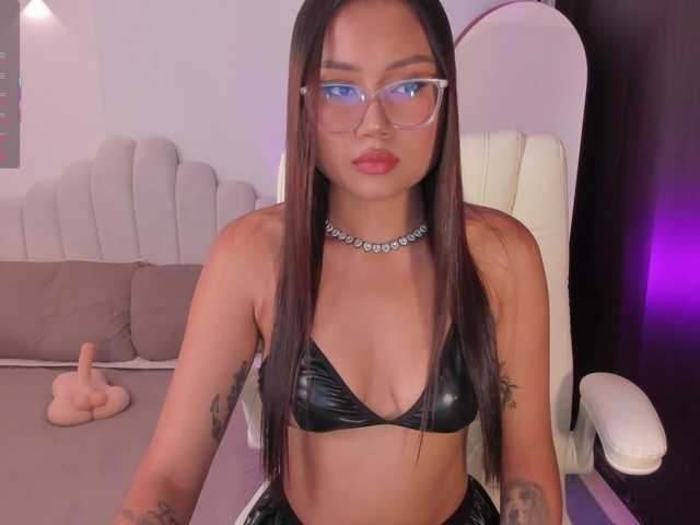 le modèle AmberLewis est en webcam porno dans un show sur le site bongacams, il possède les tags suivants: Latino/Hispanic,Brunette,Trimmed