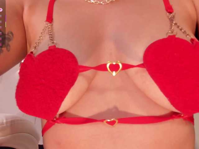 AmberLewis live cam on BongaCams