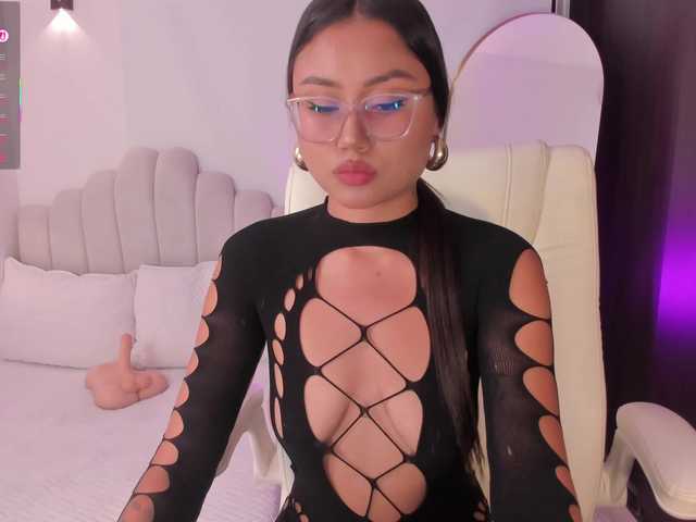AmberLewis live cam on BongaCams
