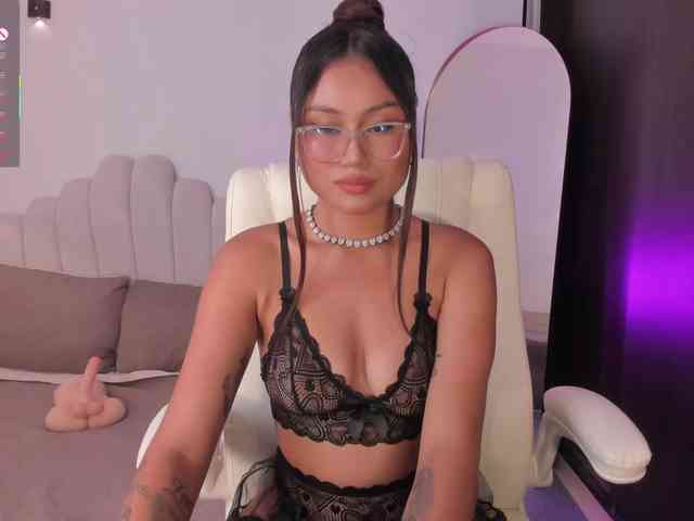 AmberLewis webcam