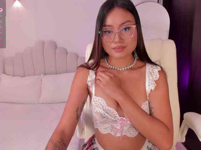 AmberLewis webcam