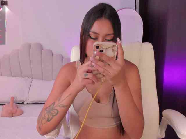 AmberLewis webcam
