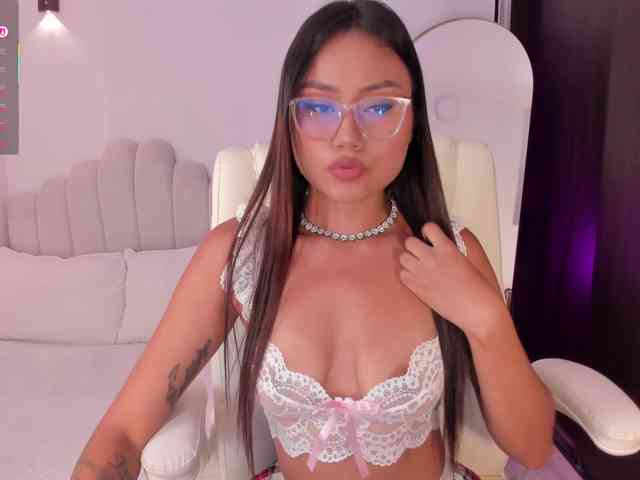 AmberLewis webcam