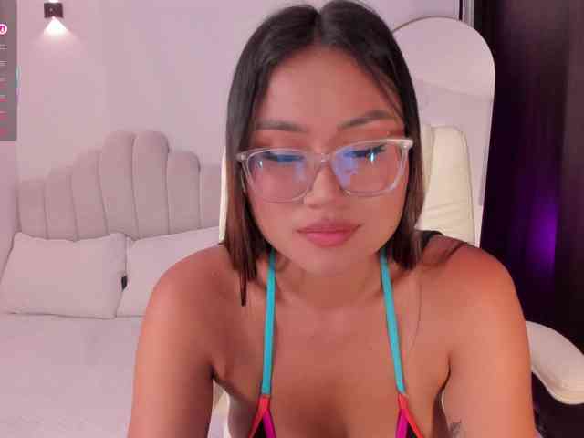 AmberLewis webcam