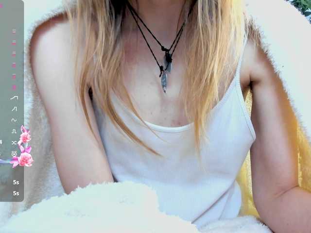 Beellami's BongaCams show and profile