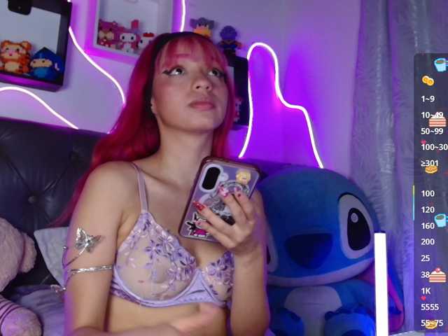 levi-cloud live cam on BongaCams