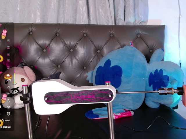 levi-cloud live cam on BongaCams