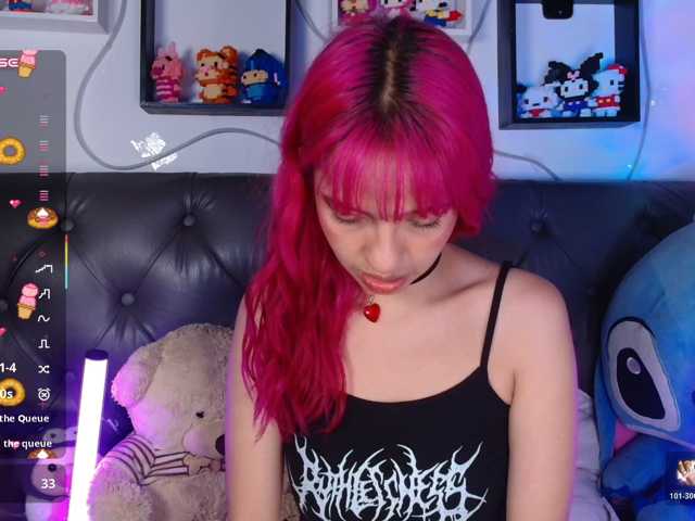levi-cloud live cam on BongaCams