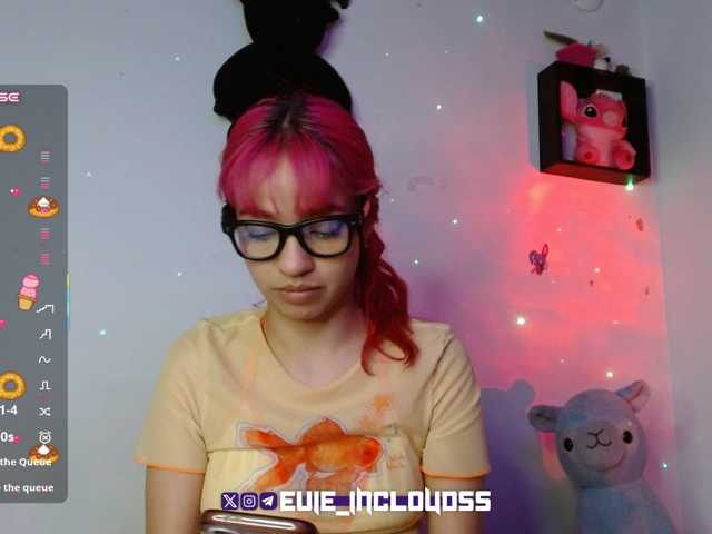levi-cloud live cam on BongaCams