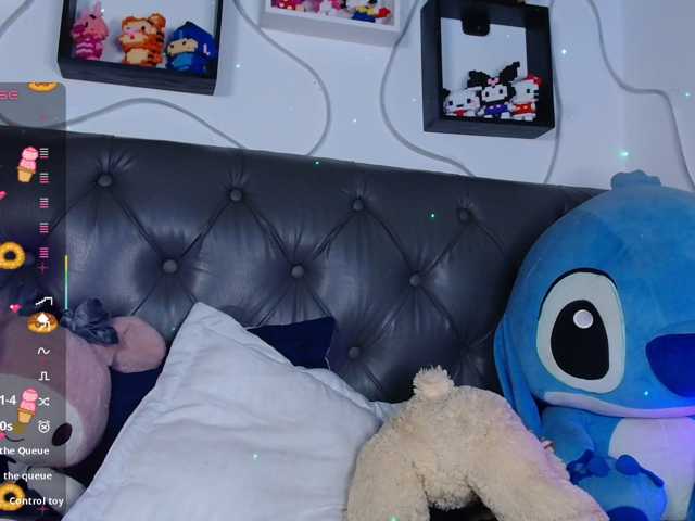 levi-cloud live cam on BongaCams