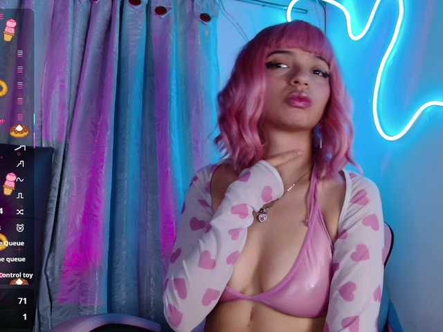 levi-cloud live cam on BongaCams