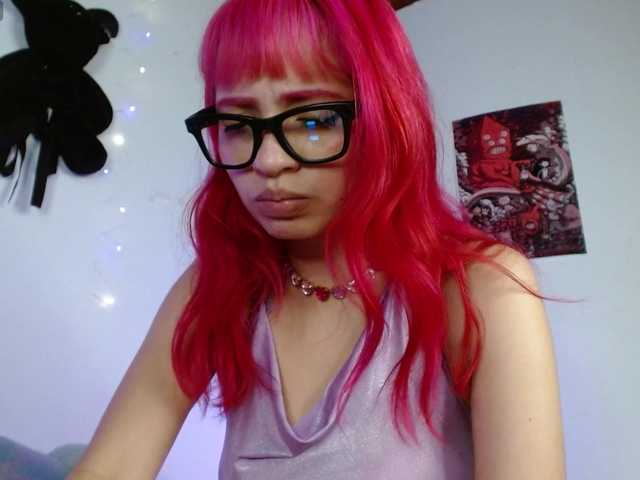 levi-cloud live cam on BongaCams