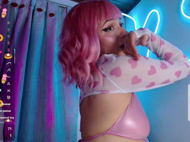 levi-cloud live cam on BongaCams