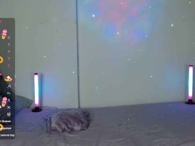 levi-cloud live cam on BongaCams