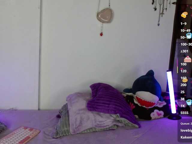 levi-cloud live cam on BongaCams