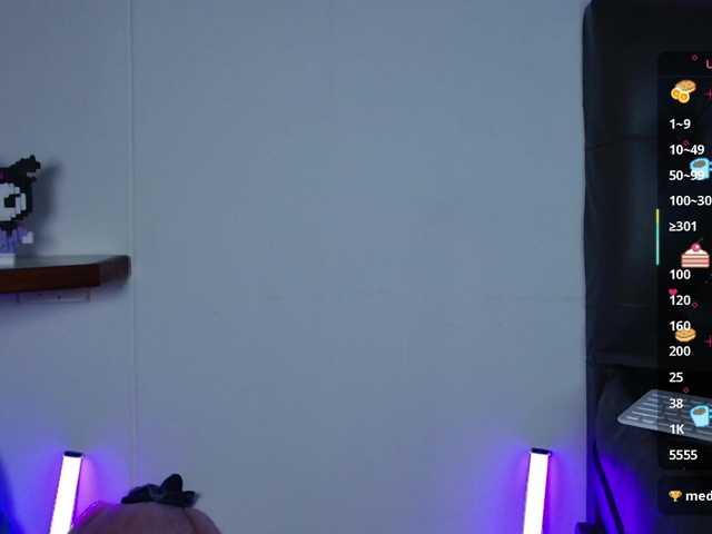 levi-cloud live cam on BongaCams