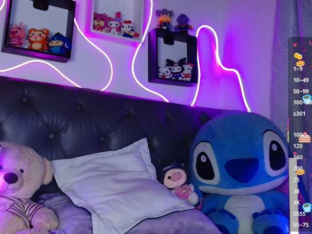 levi-cloud live cam on BongaCams