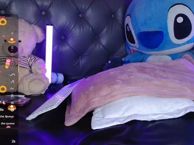 levi-cloud live cam on BongaCams