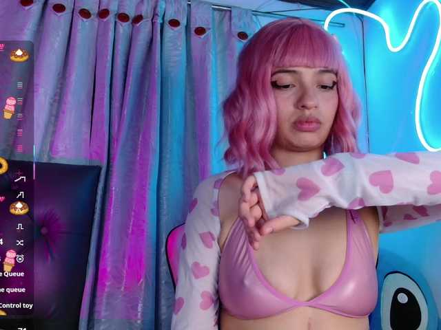 levi-cloud live cam on BongaCams