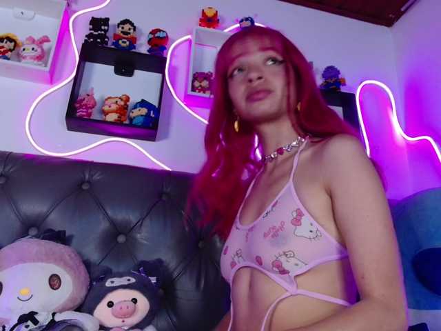levi-cloud live cam on BongaCams